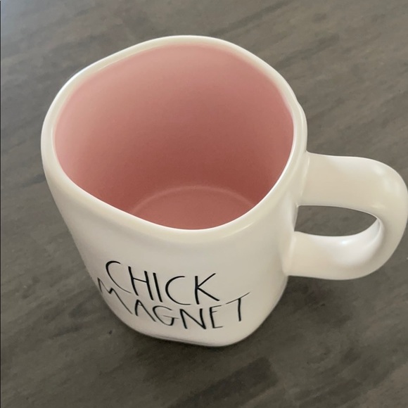 Artisan Collection Beautiful Rae mug Chick Magnet - Picture 3 of 5